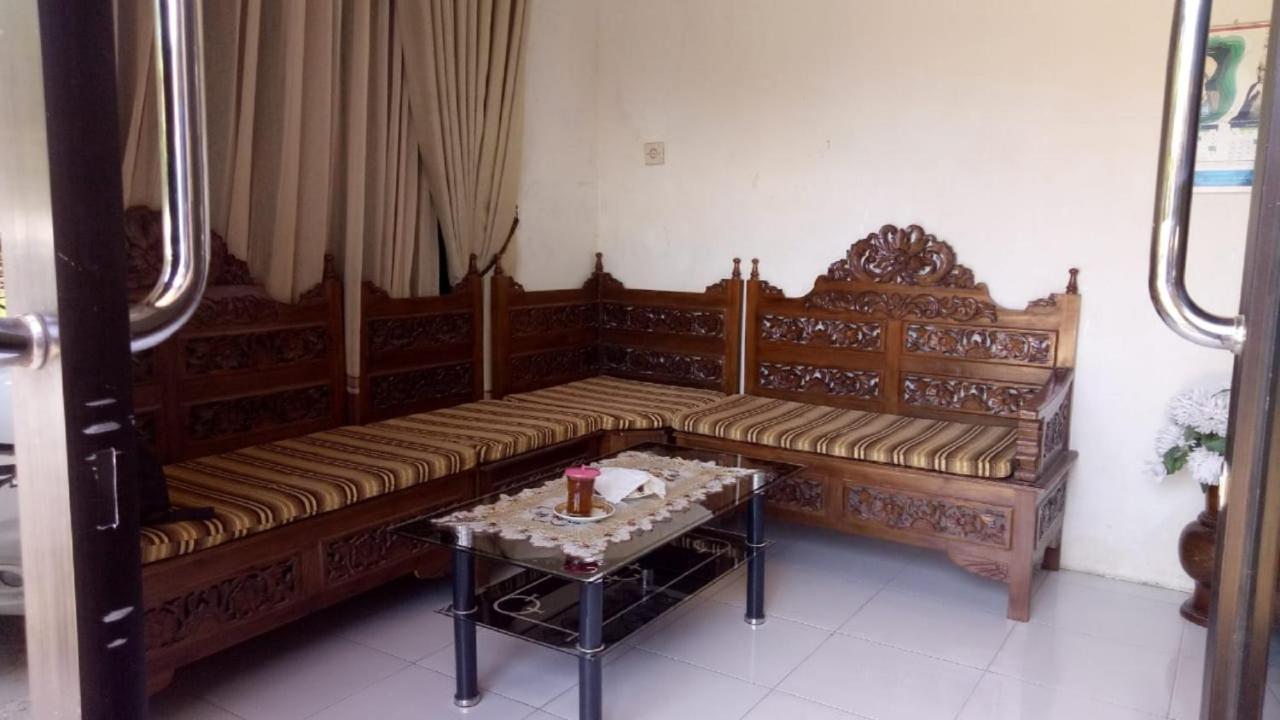 cheap inn Banyuwangi Banyuwangi  Exterior foto