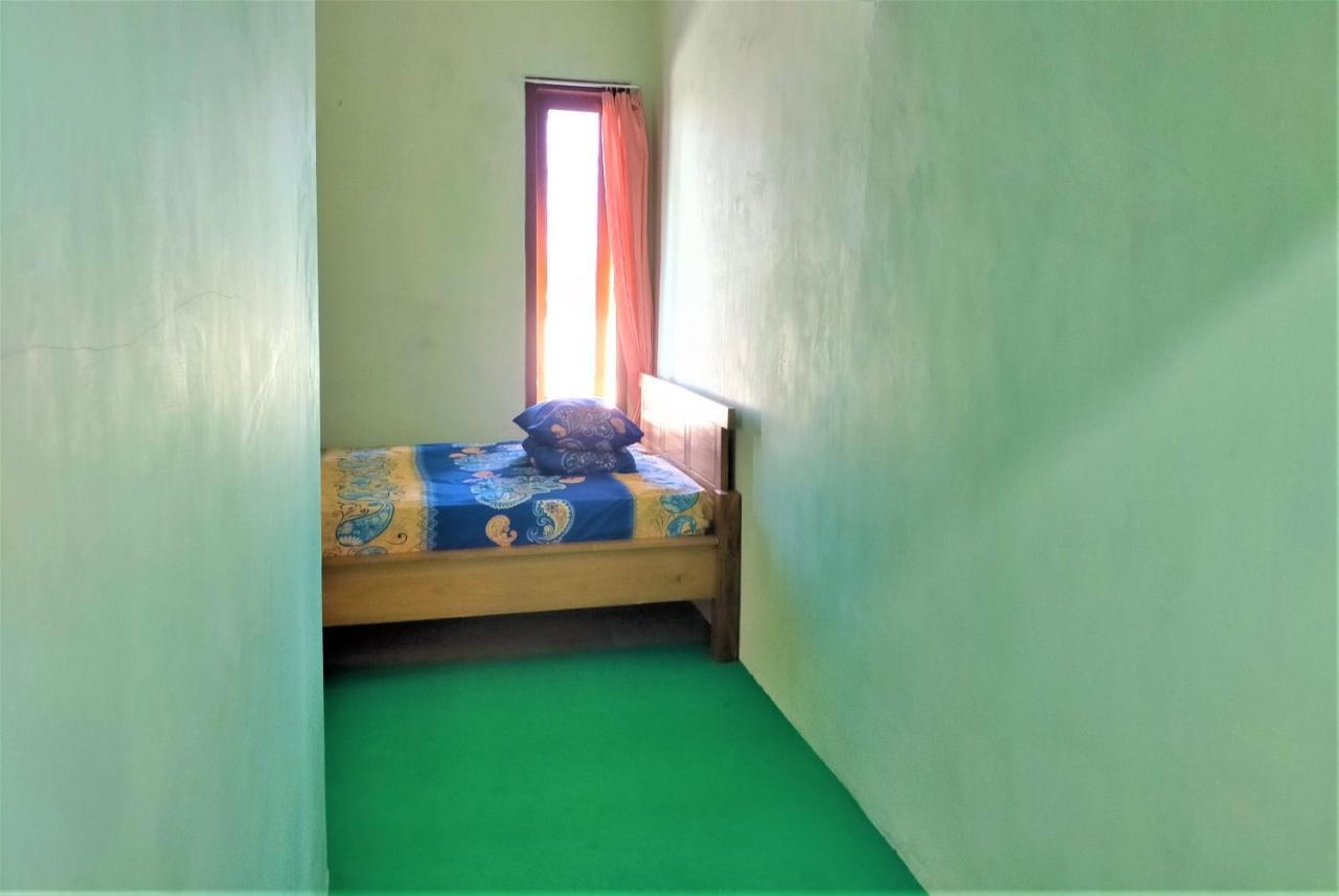 cheap inn Banyuwangi Banyuwangi  Exterior foto